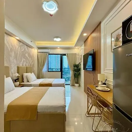 Design And Den - Lk Urban Suites